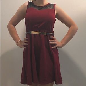 Red mini dress with removable gold belt 💕